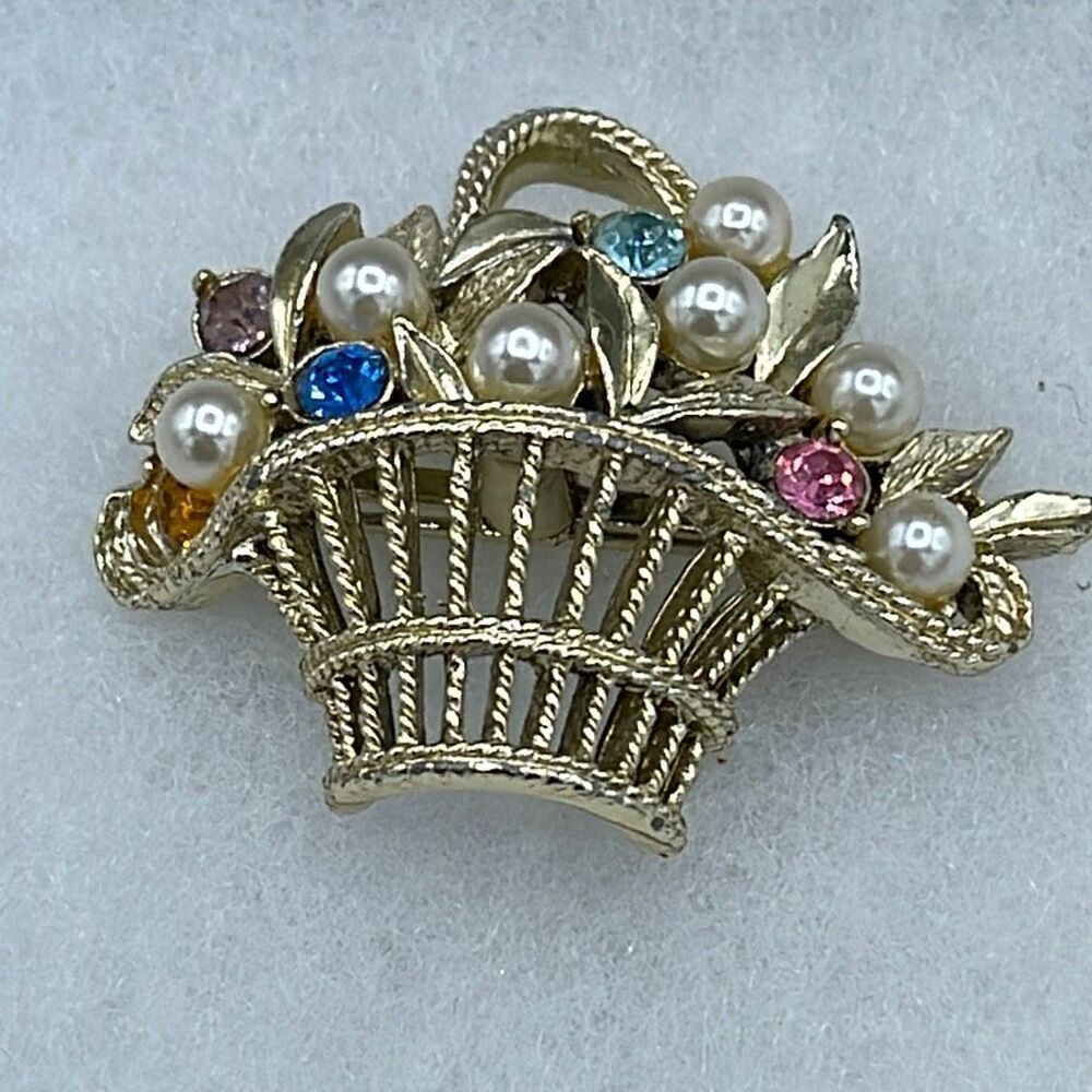 Vintage basket brooch with pearls and rhinestones